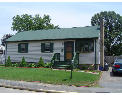 9 Gloria Road Randolph, MA 02368 - Photo 1 of 11 Gallery Image 1
