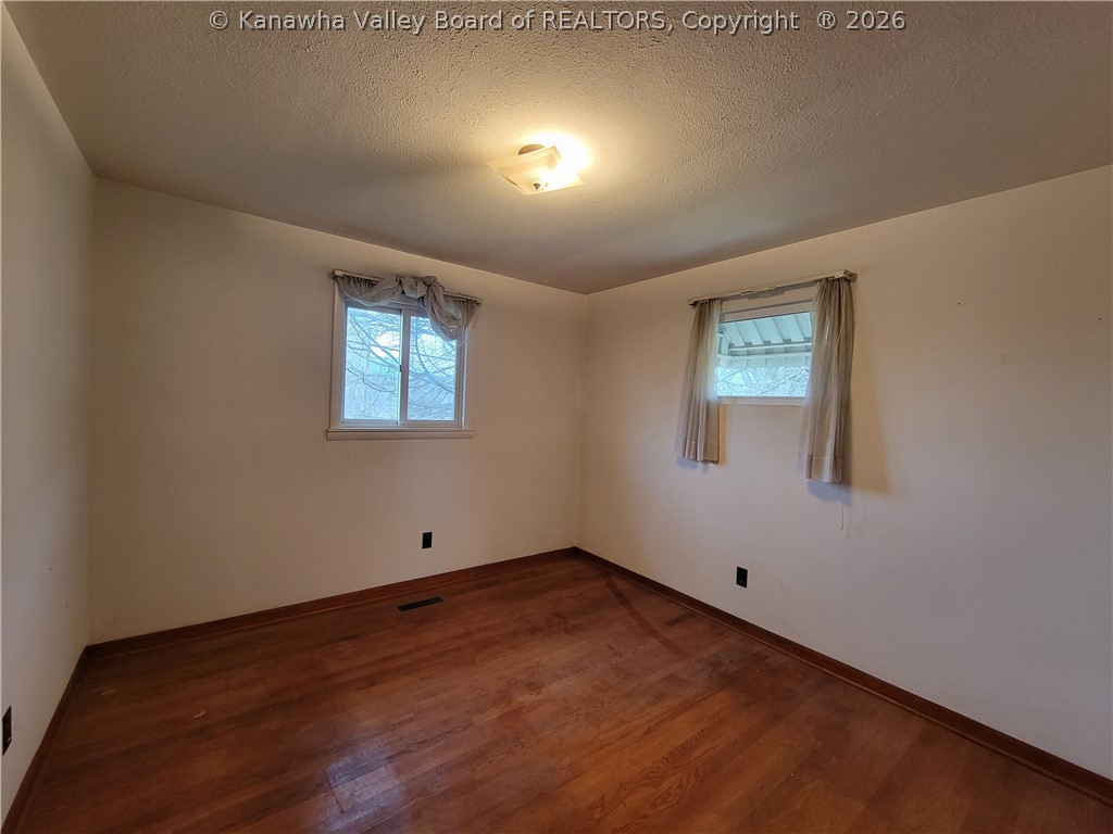 3398 Charleston Road Poca, WV 25159 - Photo 9 of 12 Gallery Image 9