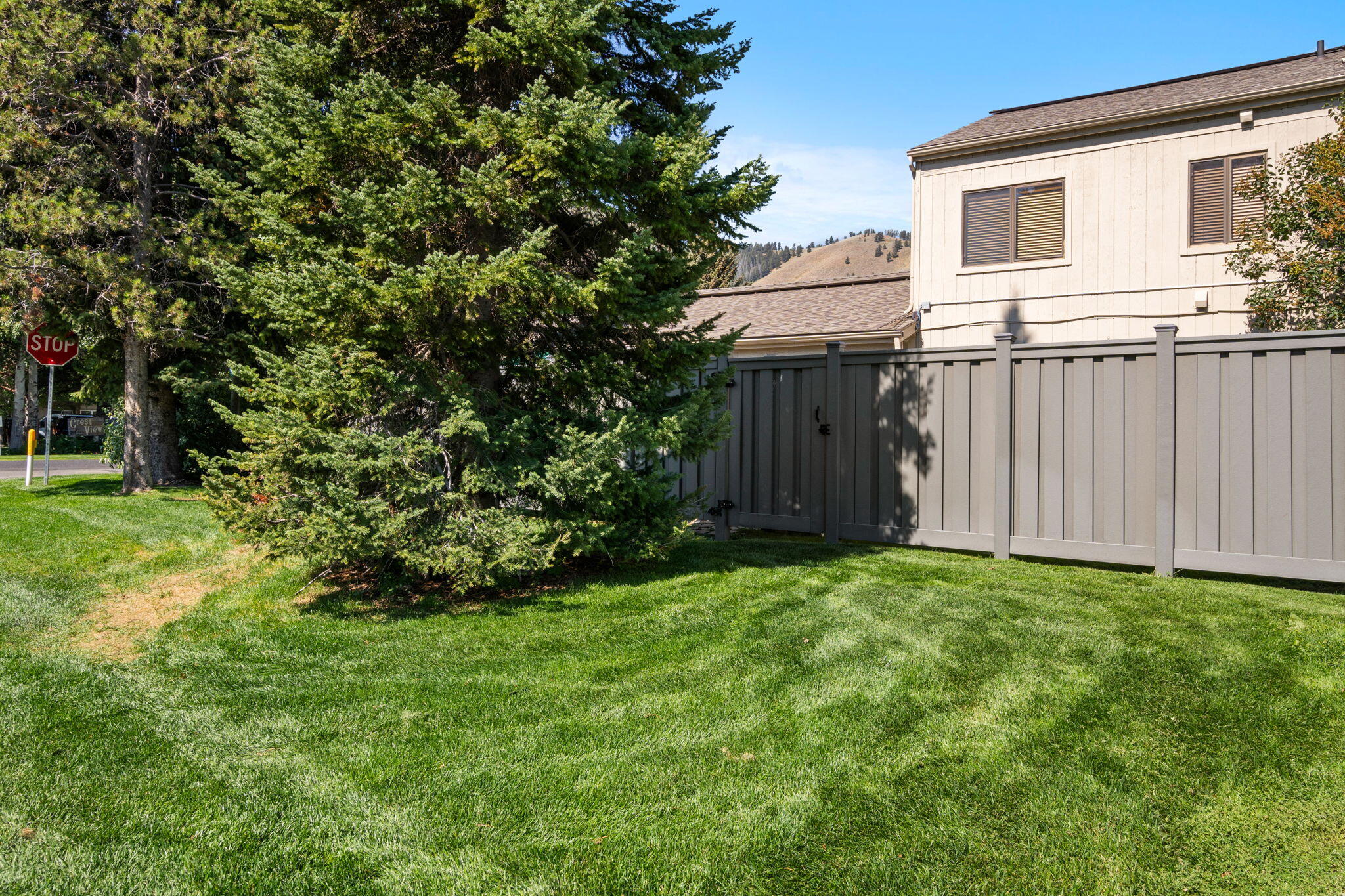 280 3rd Avenue South, Unit 24 Ketchum, ID 83340 - Photo 14 of 17 Side Yard