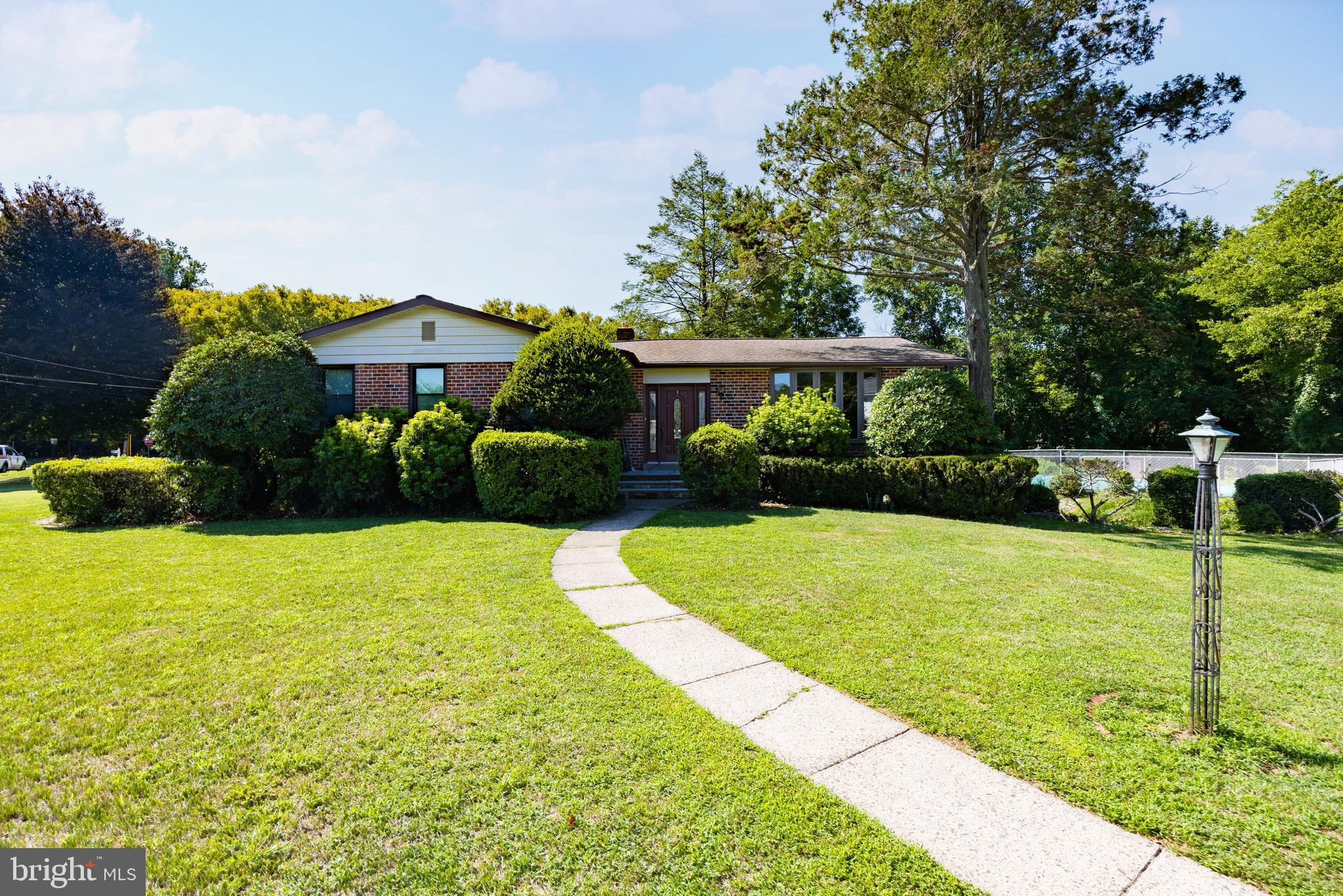 975 Spring View Drive Southampton, PA 18966 - Photo 3 of 45 Gallery Image 3