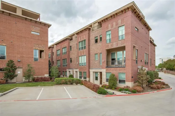 $4,400 | 101 Decker Court, Unit 501, Irving, TX 75062
