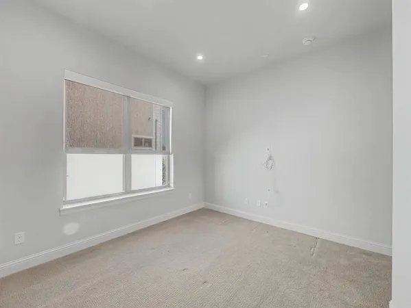 $4,400 | 101 Decker Court, Unit 501, Irving, TX 75062