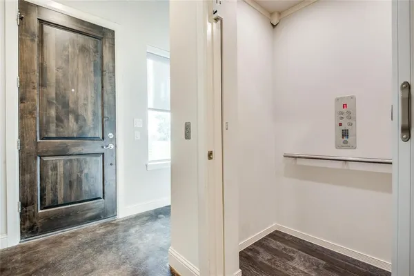 $4,400 | 101 Decker Court, Unit 501, Irving, TX 75062