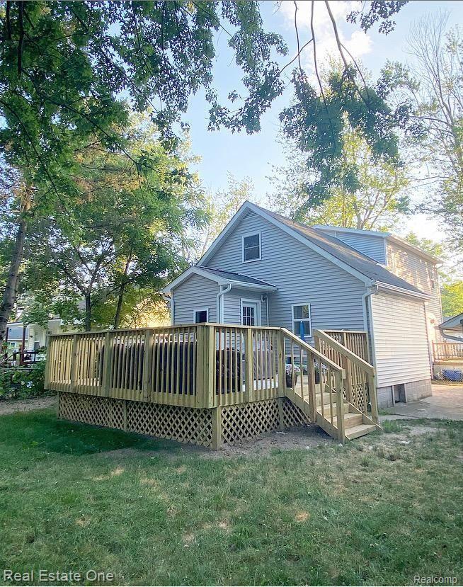 100 North Conklin Road Lake Orion, MI 48362 - Photo 3 of 36 conklin back.jpg