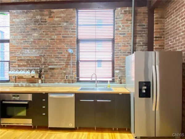 $1,950 | 412 Main Street, Unit 202, Utica, NY 13501