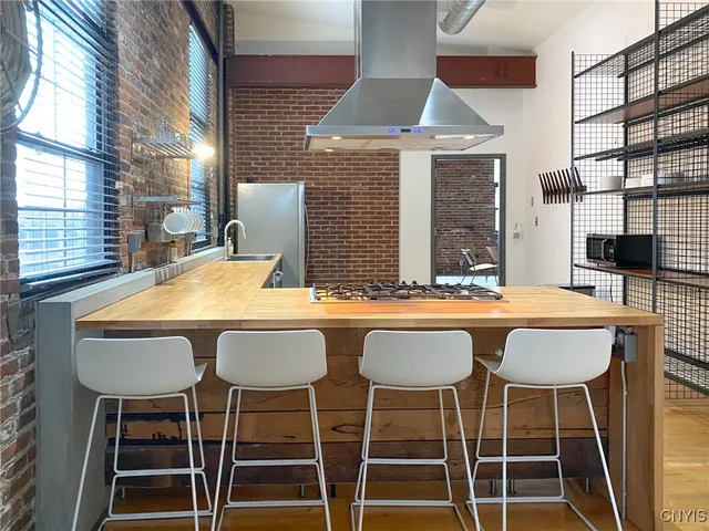 $2,850 | 412 Main Street, Unit 202, Utica, NY 13501