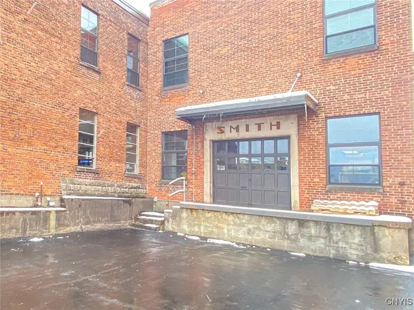 $1,950 | 412 Main Street, Unit 202, Utica, NY 13501
