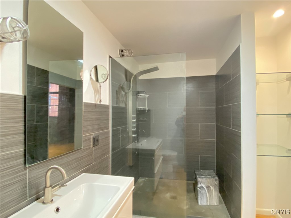 412 Main Street, Unit 202 Utica, NY 13501 - Photo 24 of 34