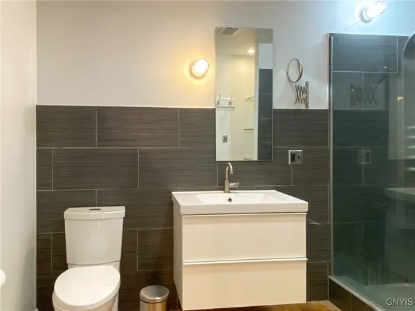 $1,950 | 412 Main Street, Unit 202, Utica, NY 13501