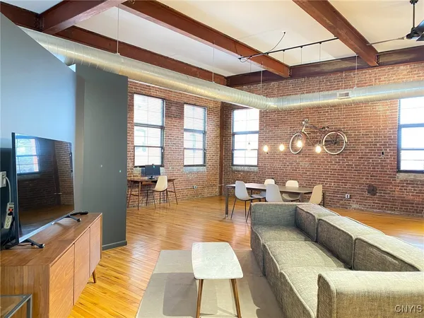 $1,950 | 412 Main Street, Unit 202, Utica, NY 13501