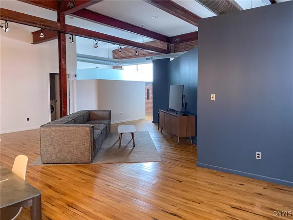 $1,950 | 412 Main Street, Unit 202, Utica, NY 13501