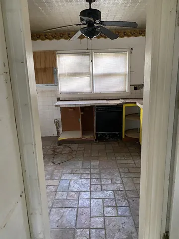 $69,900 | 306 Elizabeth Street, Calumet City, IL 60409