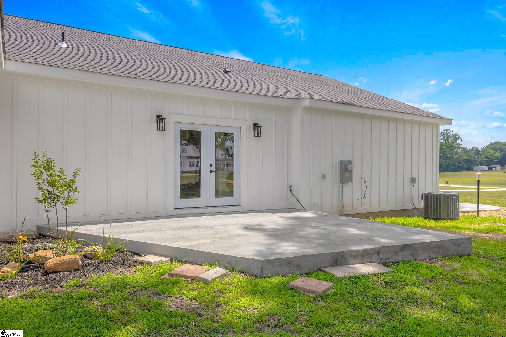 2024 Edwards Lake Road Greer, SC 29651 - Photo 28 of 39