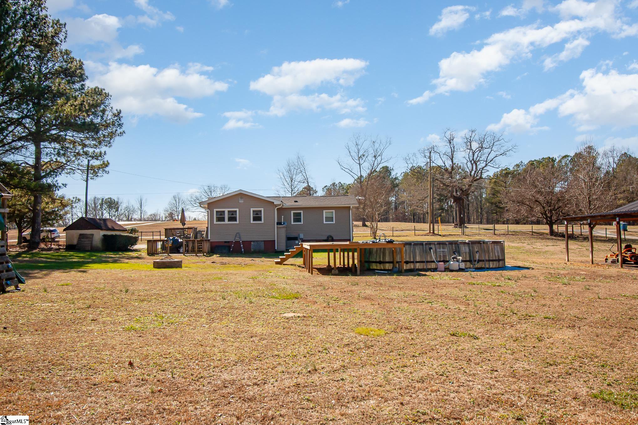 325 Berry Road Pelzer, SC 29669 - Photo 11 of 34