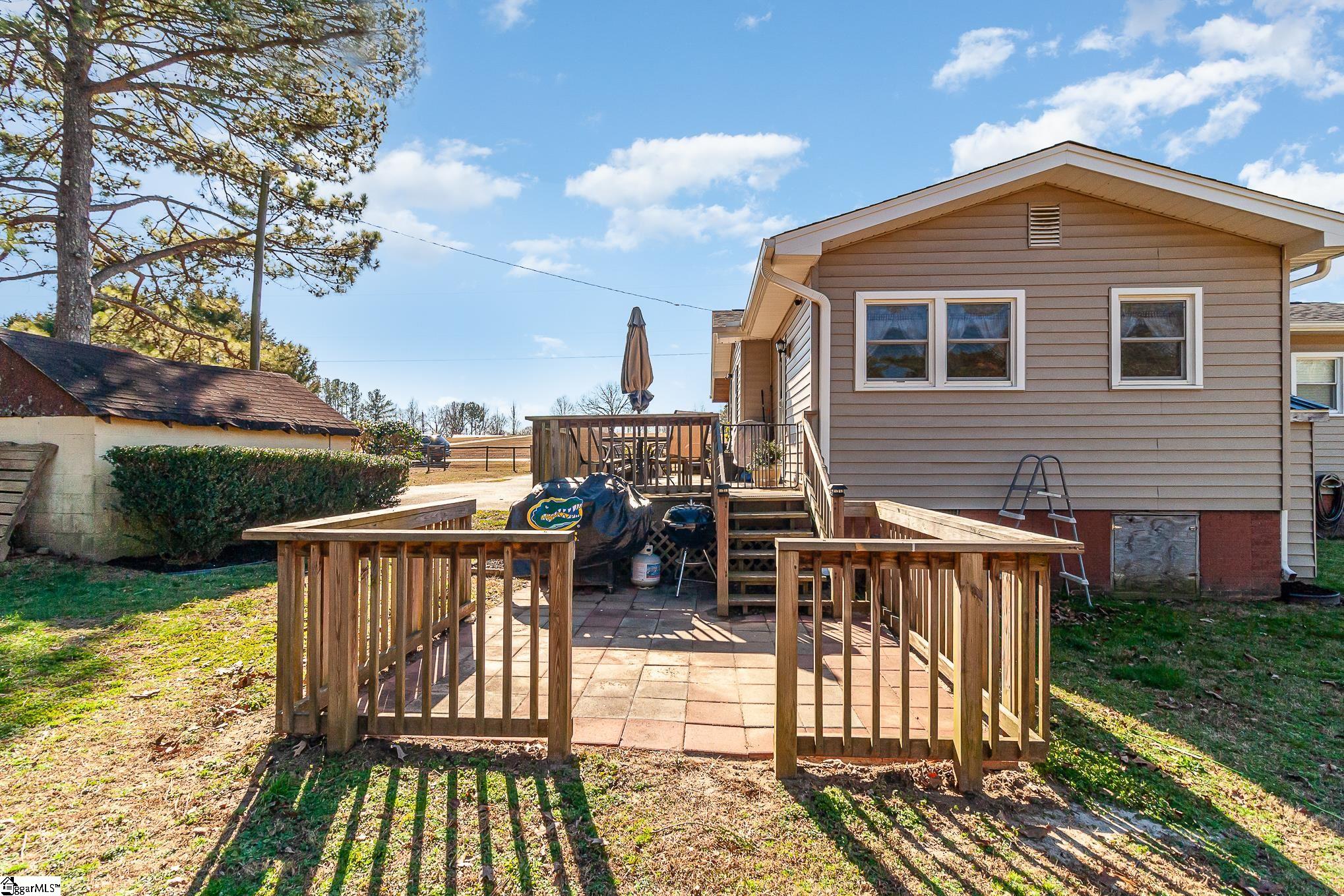 325 Berry Road Pelzer, SC 29669 - Photo 14 of 34