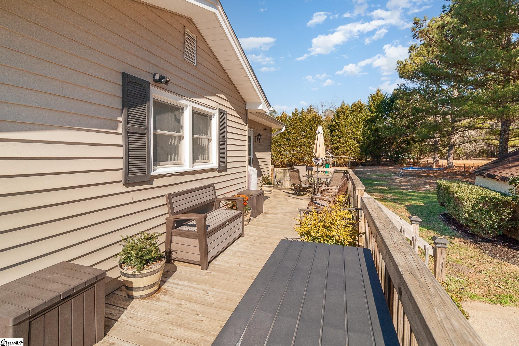 325 Berry Road Pelzer, SC 29669 - Photo 17 of 34