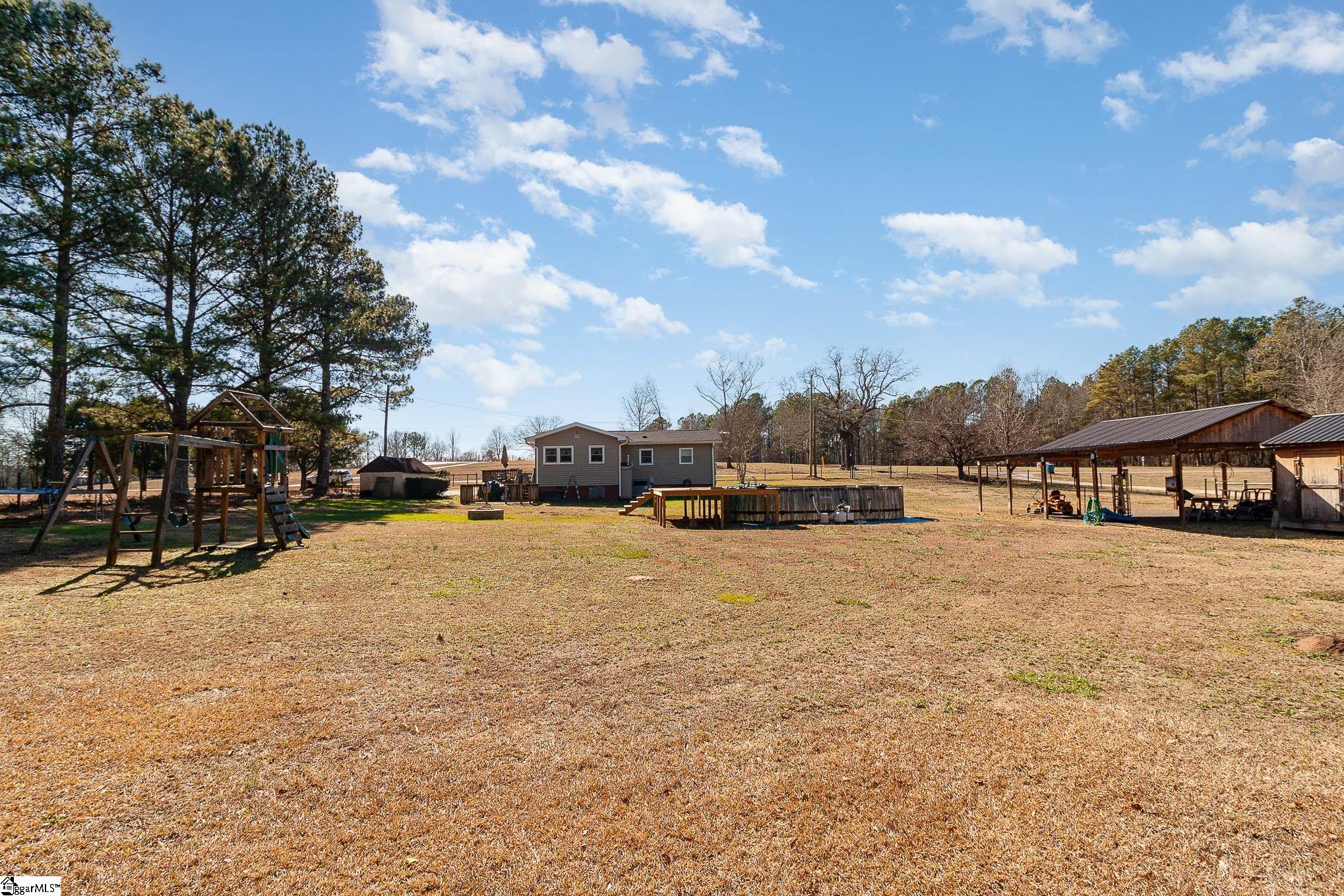 325 Berry Road Pelzer, SC 29669 - Photo 10 of 34