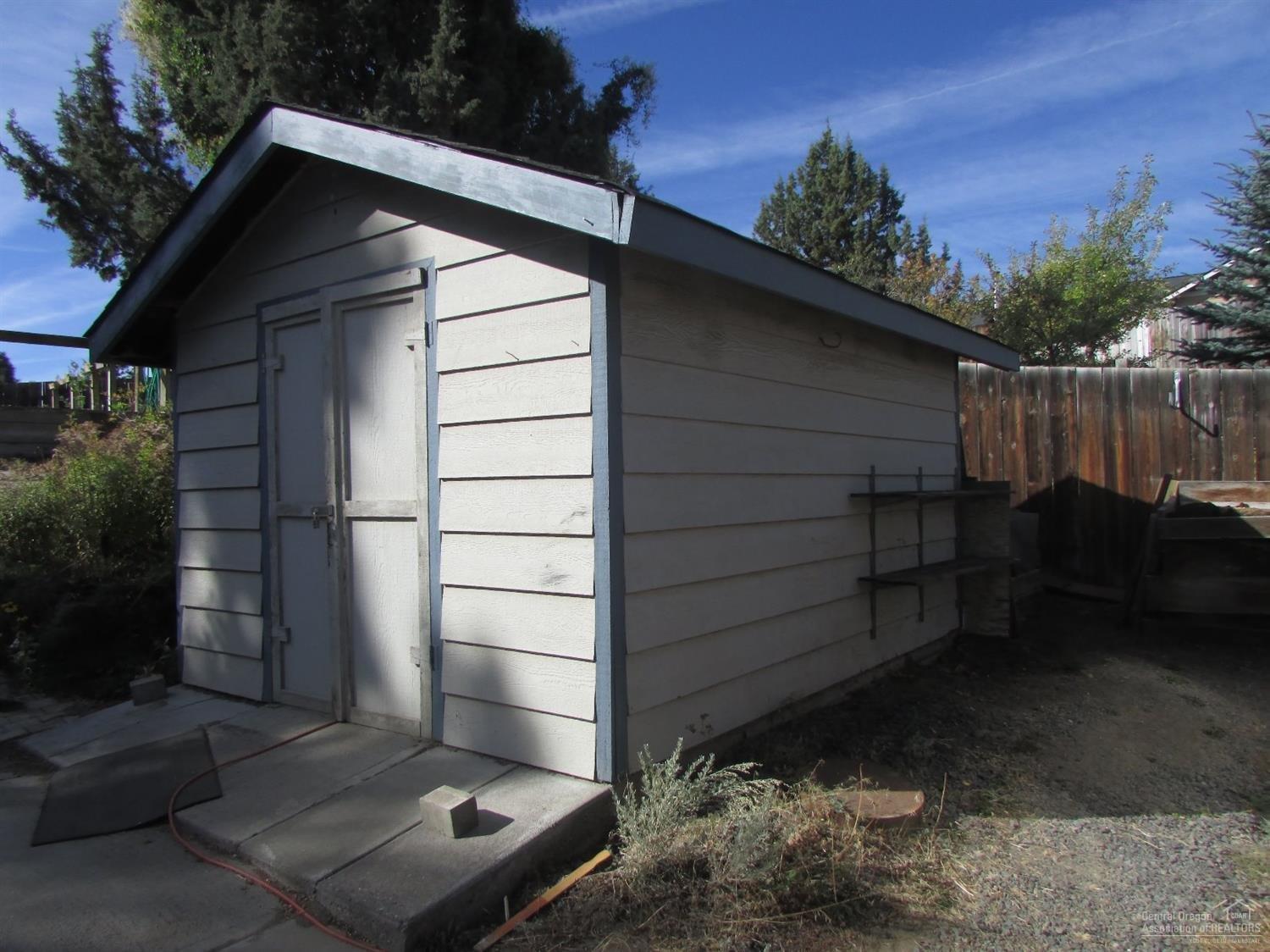 20835 Rorick Drive Bend, OR 97701 - Photo 10 of 25 Nice sized shed which could be a great l