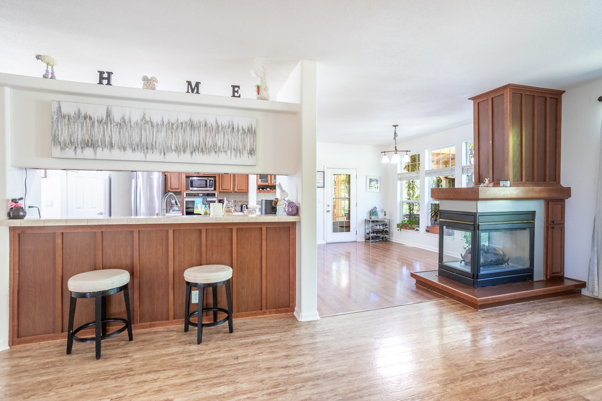 21100 Doe Run Way Red Bluff, CA 96080 - Photo 13 of 93 bartop seating area
