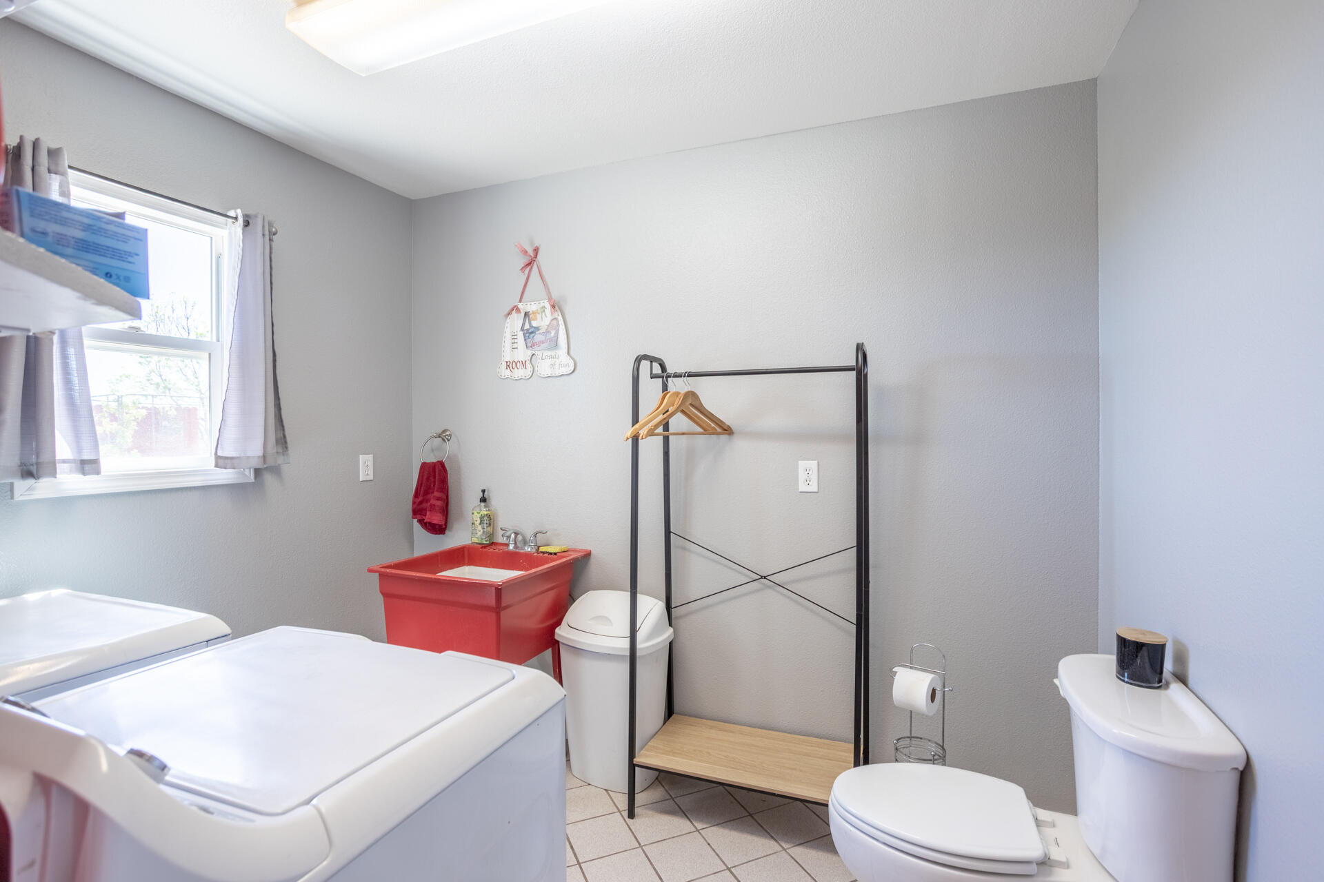 21100 Doe Run Way Red Bluff, CA 96080 - Photo 42 of 93 a bathroom with a toilet and a shower