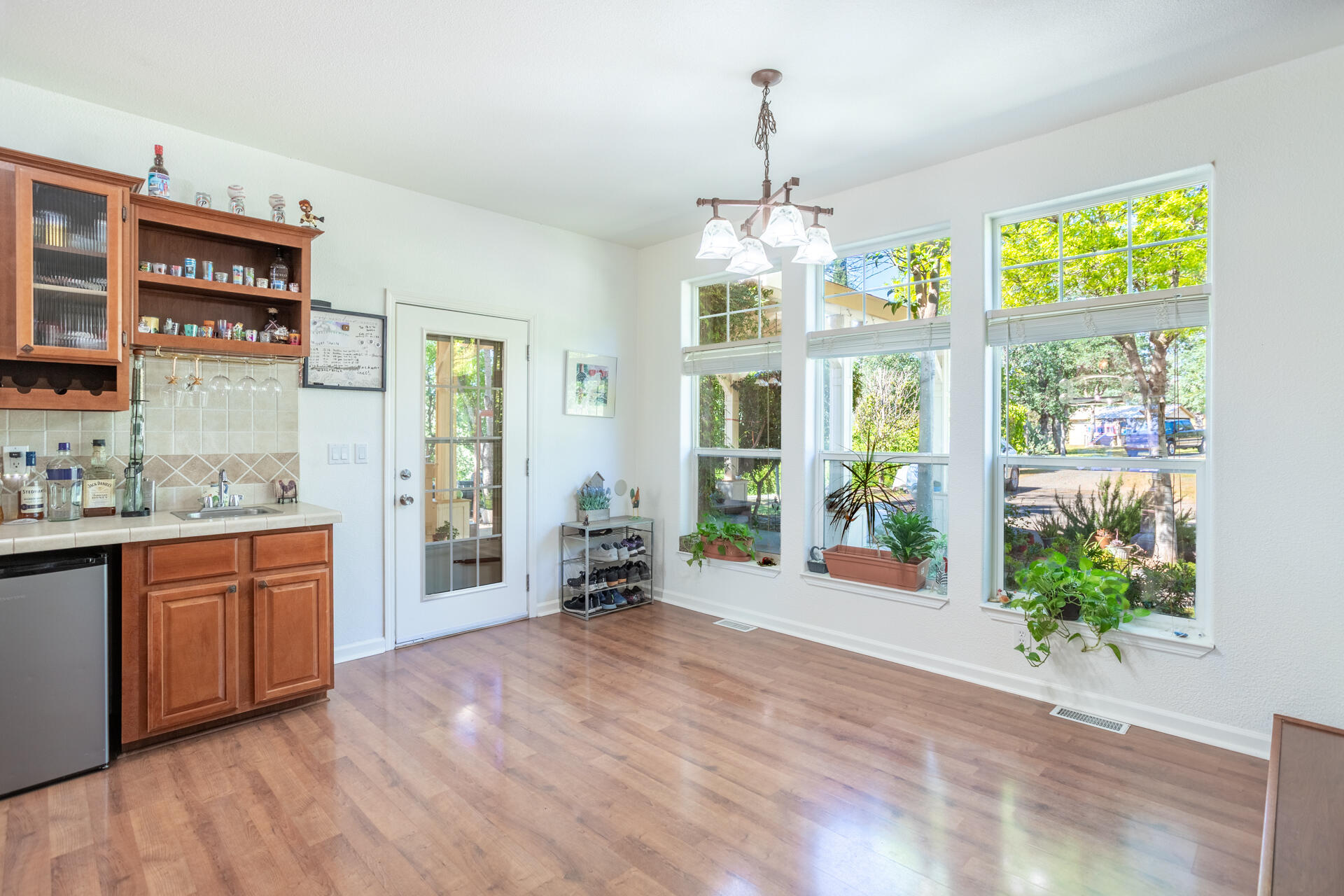 21100 Doe Run Way Red Bluff, CA 96080 - Photo 10 of 93 Eat in Dining