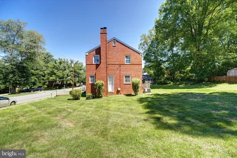 $1,600,000 | 907 North Liberty Street, Arlington, VA 22205