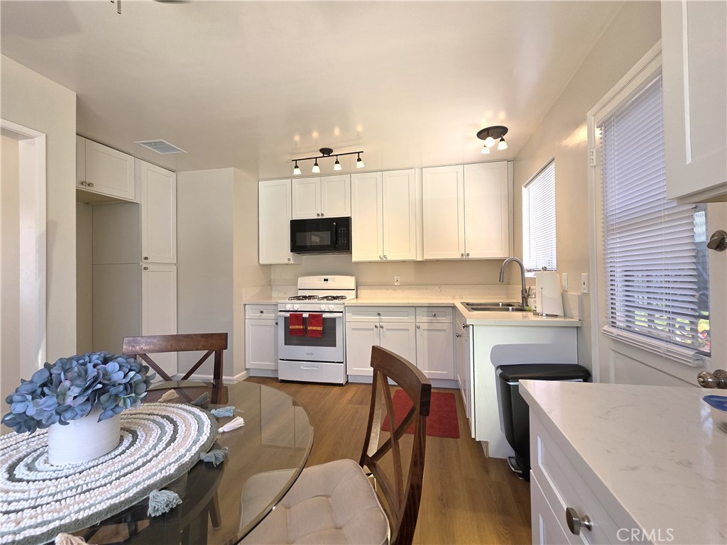 868 Random Lane Duarte, CA 91010 - Photo 4 of 22