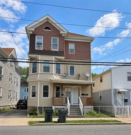 $2,000 | 109 River Avenue, Unit 1, Providence, RI 02908