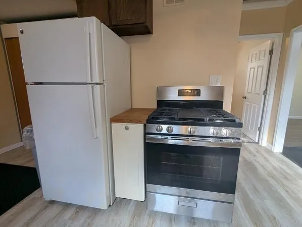 $99,900 | 18591 Harman Street, Melvindale, MI 48122