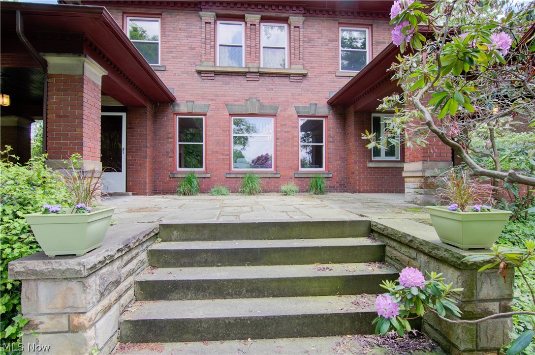 2401 Coventry Road Cleveland Heights, OH 44118 - Photo 4 of 35