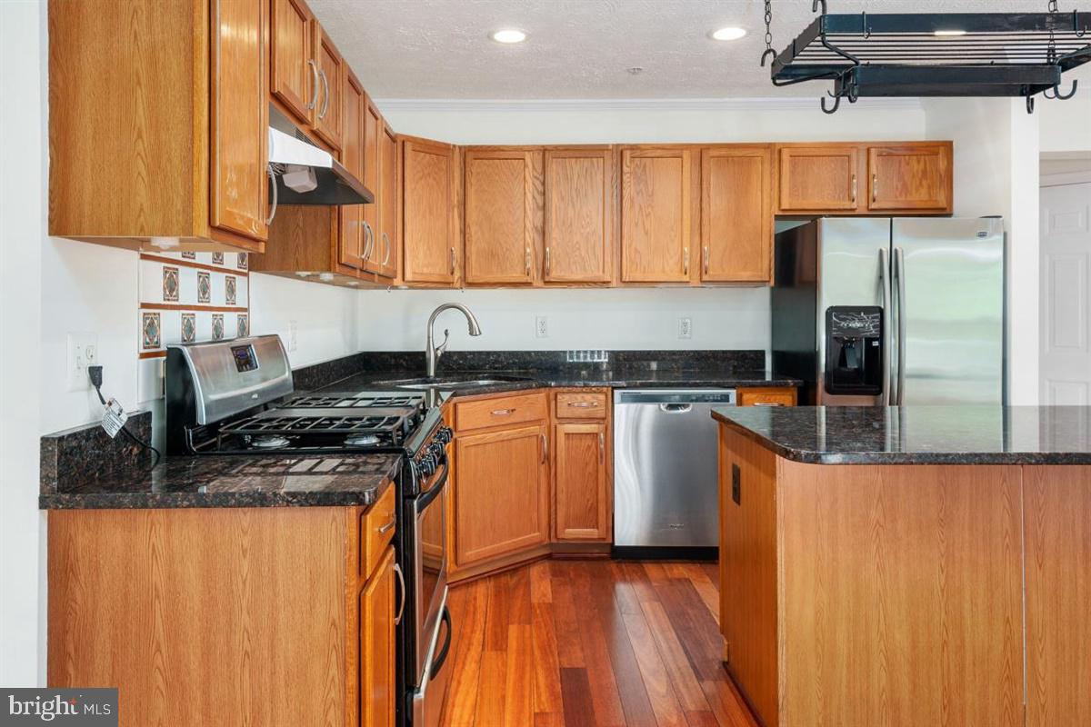 10105 Summershade Lane Springdale, MD 20721 - Photo 11 of 41