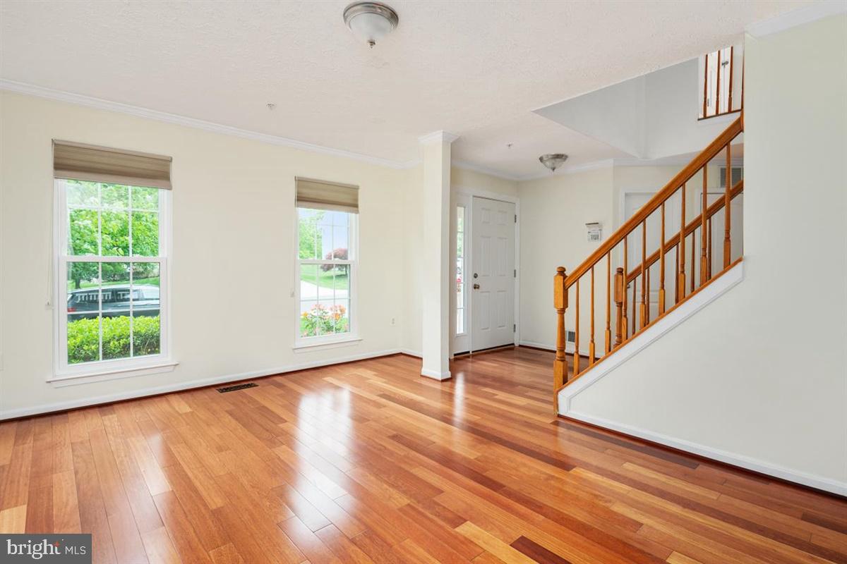10105 Summershade Lane Springdale, MD 20721 - Photo 6 of 41