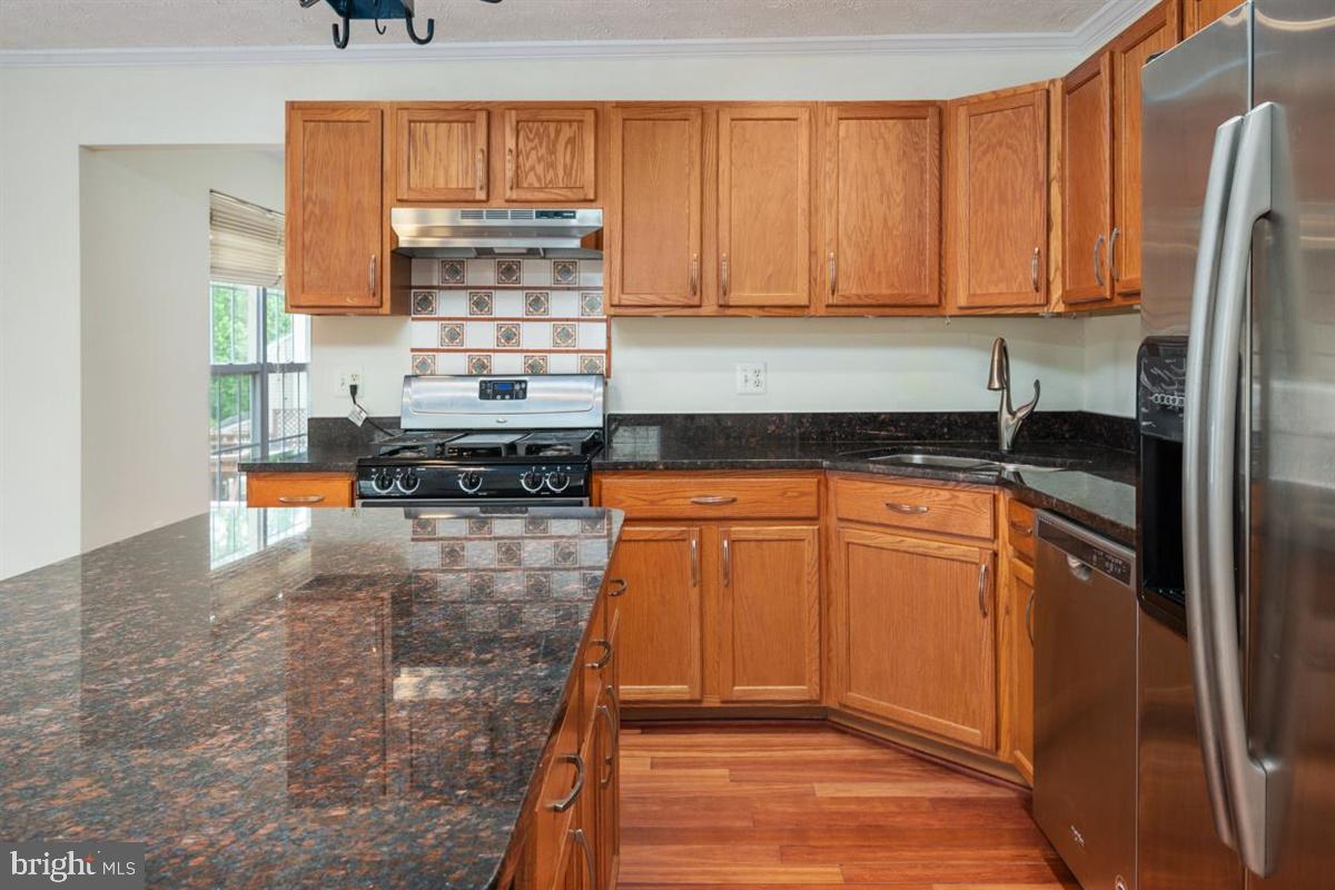 10105 Summershade Lane Springdale, MD 20721 - Photo 10 of 41