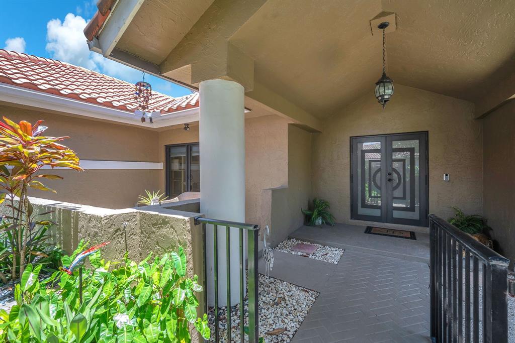 820 Southwest 87th Terrace Plantation, FL 33324 - Photo 16 of 41