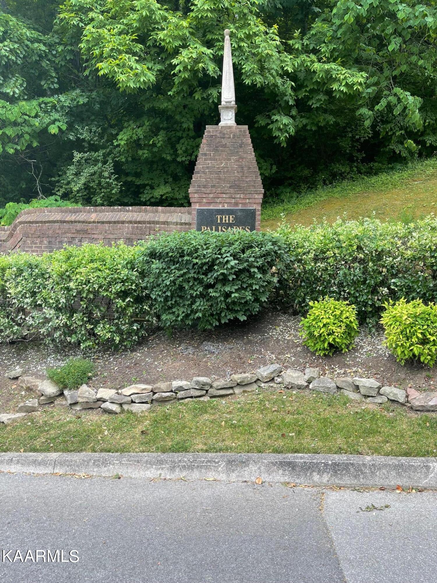 16 East Pinnacle Way Oak Ridge, TN 37830 - Photo 4 of 6 palisades entrance