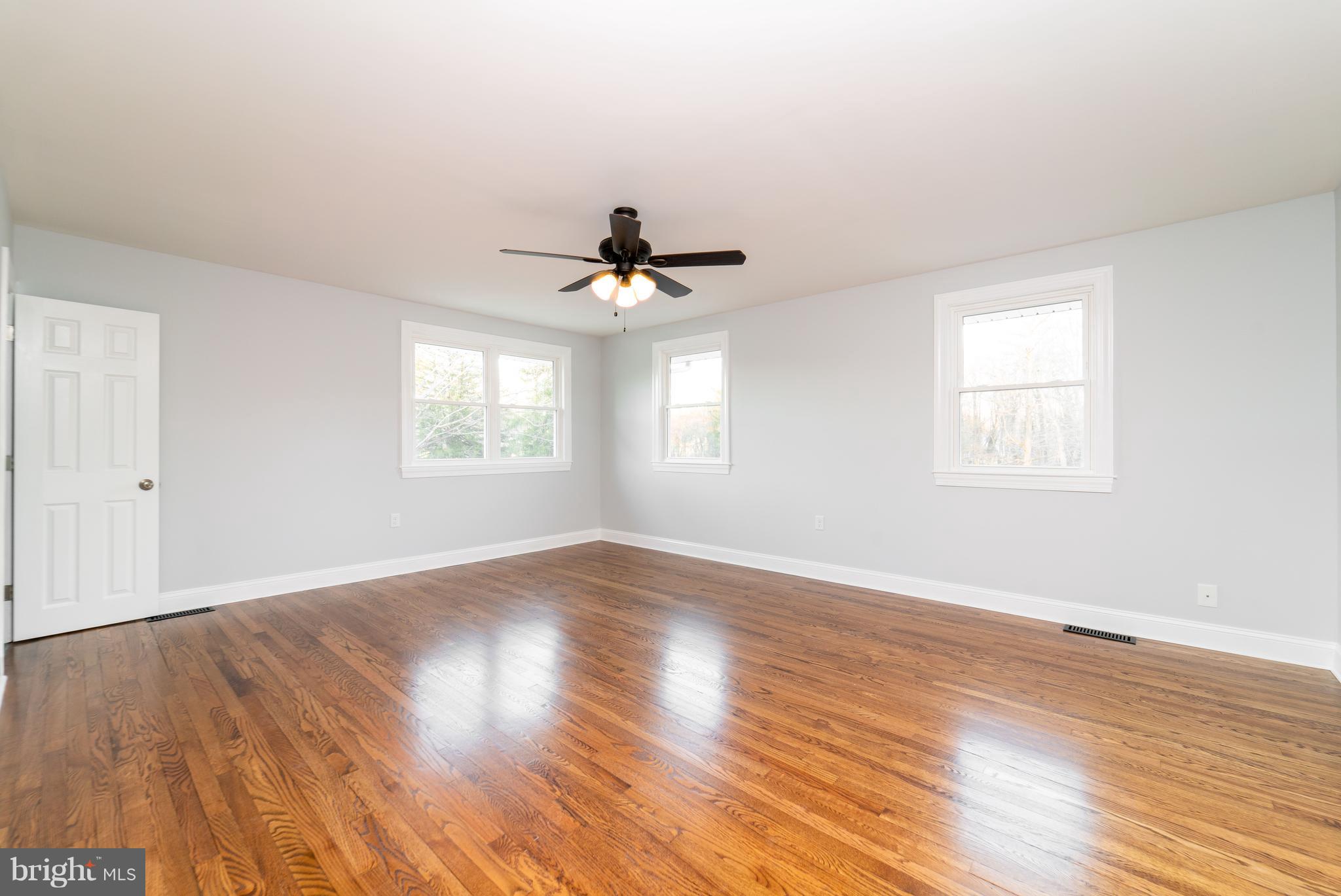 1233 Evergreen Road Wilmington, DE 19803 - Photo 13 of 23 Master Bedroom with En Suite & Walk-in Closet
