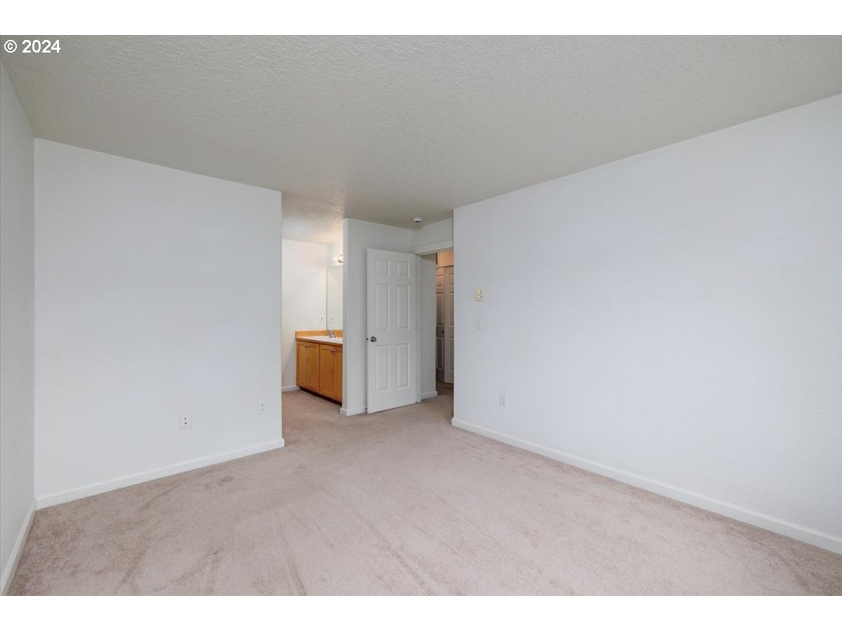 14635 Southwest Beard Road, Unit 201 Beaverton, OR 97007 - Photo 17 of 26 Gallery Image 17
