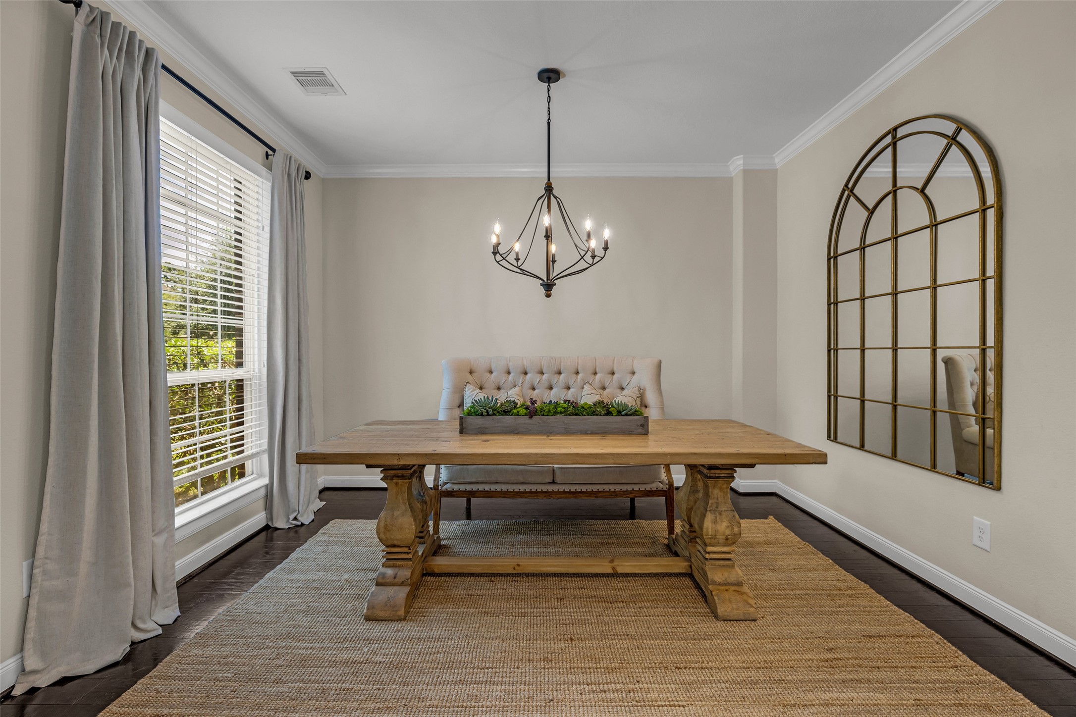 22419 Sawmill Ranch Drive Spring, TX 77389 - Photo 5 of 45 Imagine family dinners during the holidays.