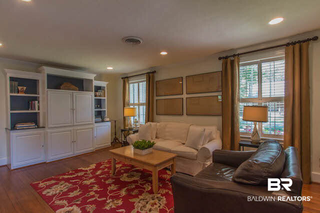 23 Benedict Place Mobile, AL 36606 - Photo 3 of 23 Living Room