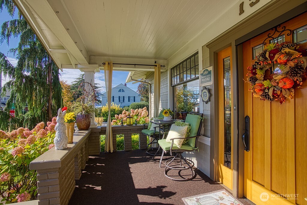 1305 10th Street Everett, WA 98201 - Photo 3 of 37