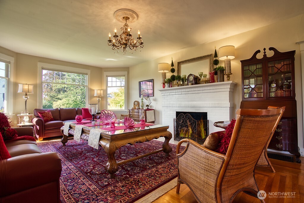 1305 10th Street Everett, WA 98201 - Photo 5 of 37