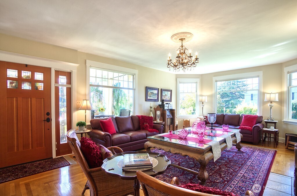 1305 10th Street Everett, WA 98201 - Photo 7 of 37