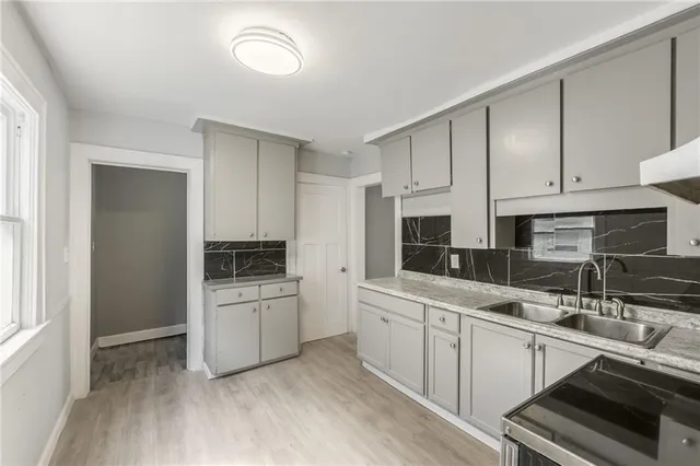 $149,999 | 2219 East Meyer Boulevard, Kansas City, MO 64132