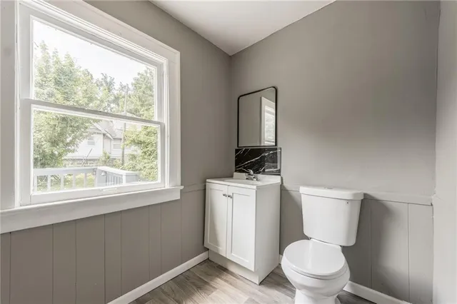 $149,999 | 2219 East Meyer Boulevard, Kansas City, MO 64132