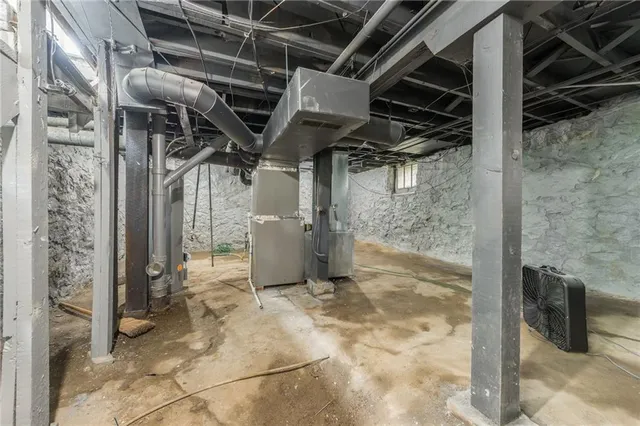 $149,999 | 2219 East Meyer Boulevard, Kansas City, MO 64132