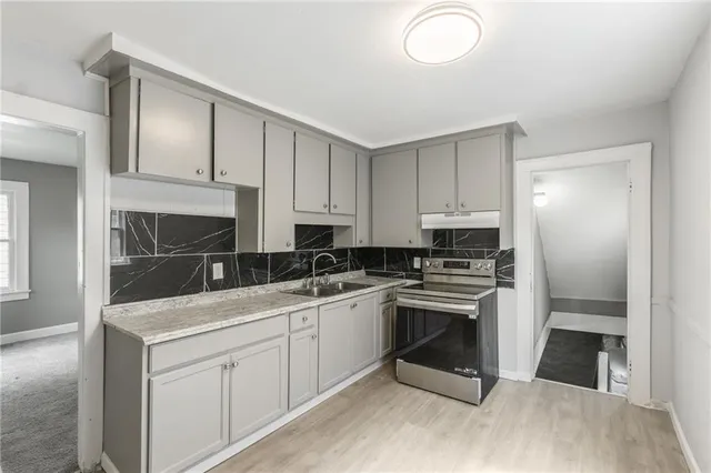 $149,999 | 2219 East Meyer Boulevard, Kansas City, MO 64132