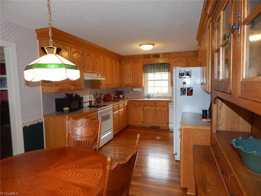 105 Bon Aire Road Elkin, NC 28621 - Photo 4 of 20 Gallery Image 4