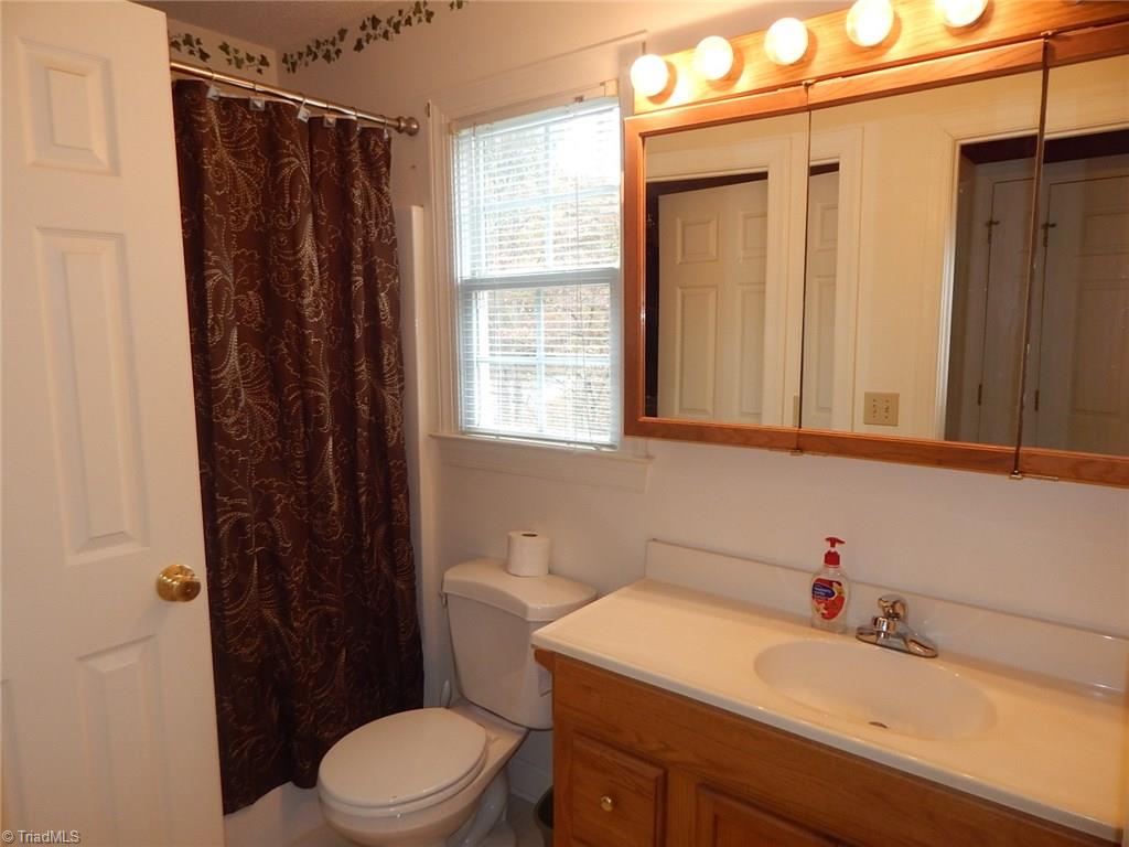 105 Bon Aire Road Elkin, NC 28621 - Photo 7 of 20 Gallery Image 7
