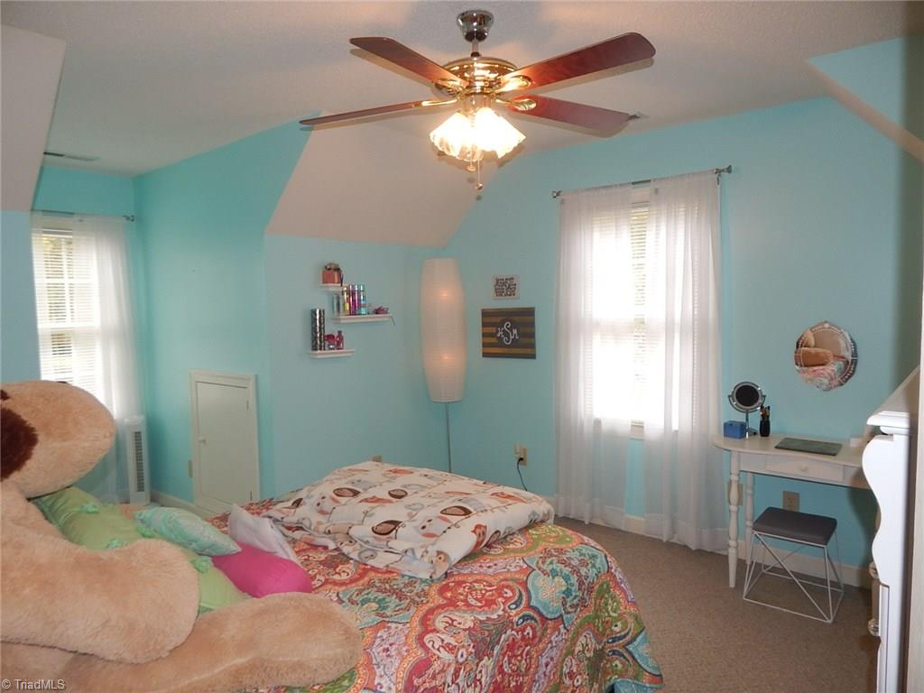 105 Bon Aire Road Elkin, NC 28621 - Photo 8 of 20 Gallery Image 8