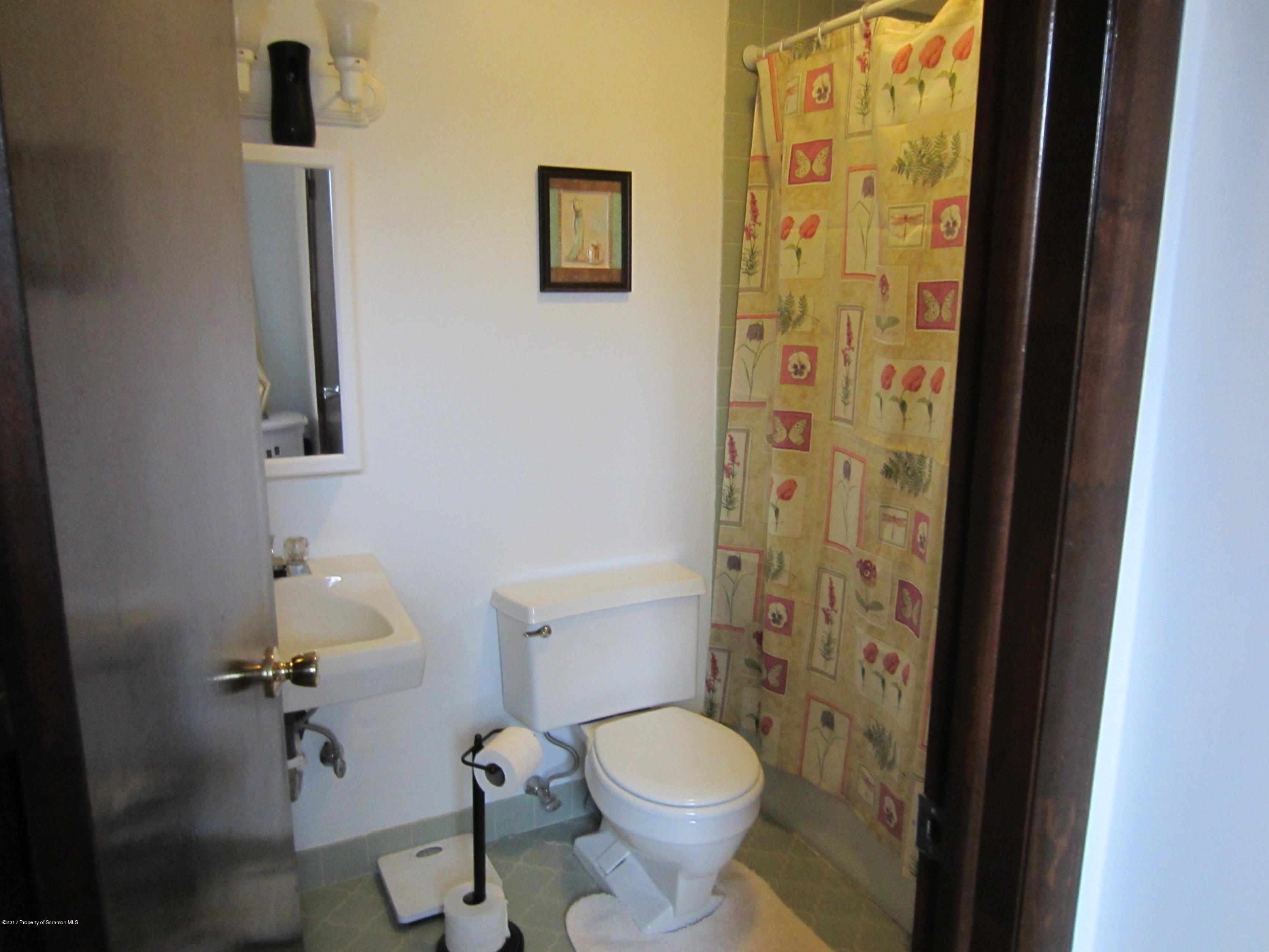 426 Marshbrook Road Dalton, PA 18414 - Photo 11 of 26 Gallery Image 11